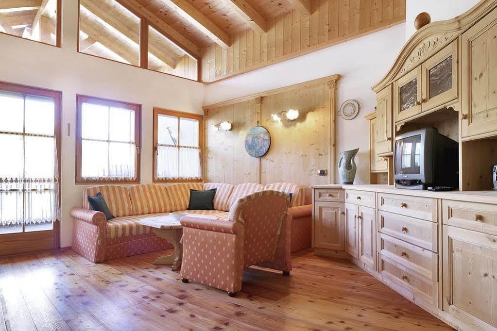 Chalet Ciasa Tino & Sara - Belaval Apartments Corvara In Badia Exterior foto